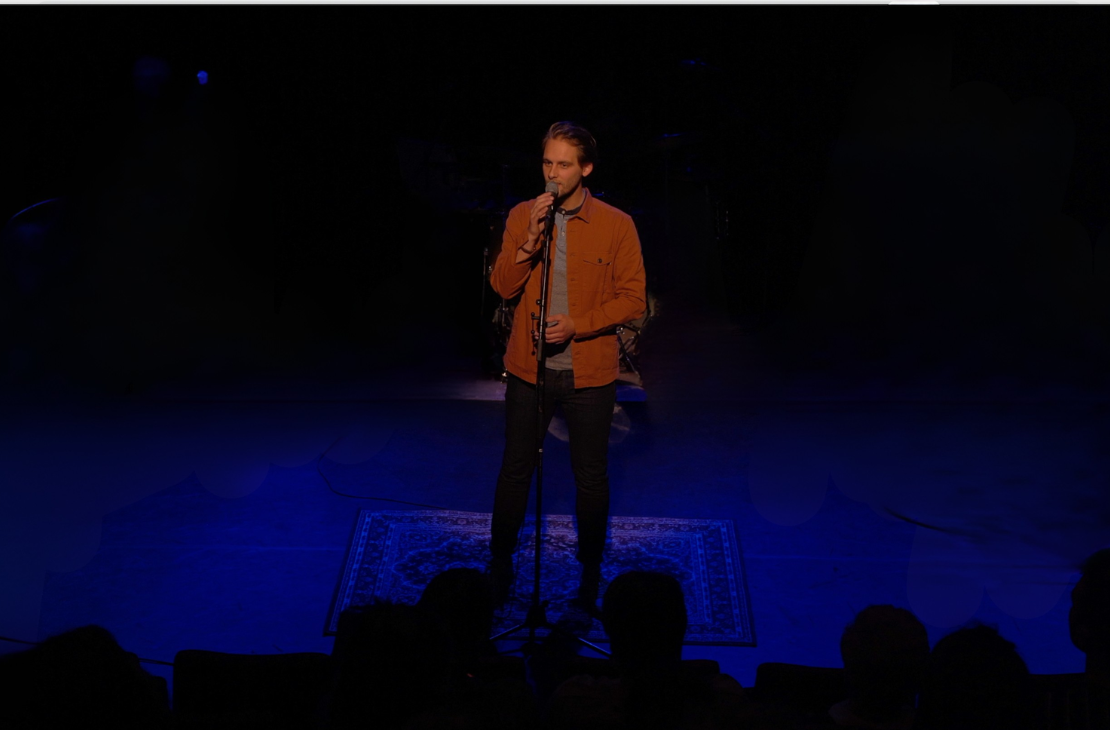 Op het podium met verhalen over aandacht, samenwerking en cultuur.